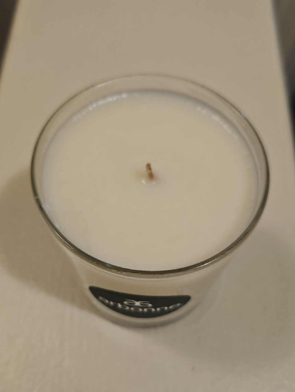 Arbonne Waterlily Woods Candle - Cream & Forest Green - Picture 4 of 7